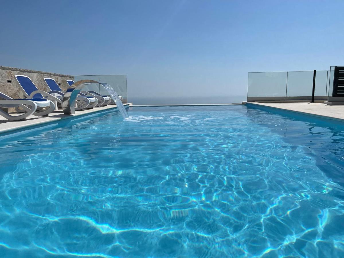 Bellavista Villa Ivanica Bagian luar foto