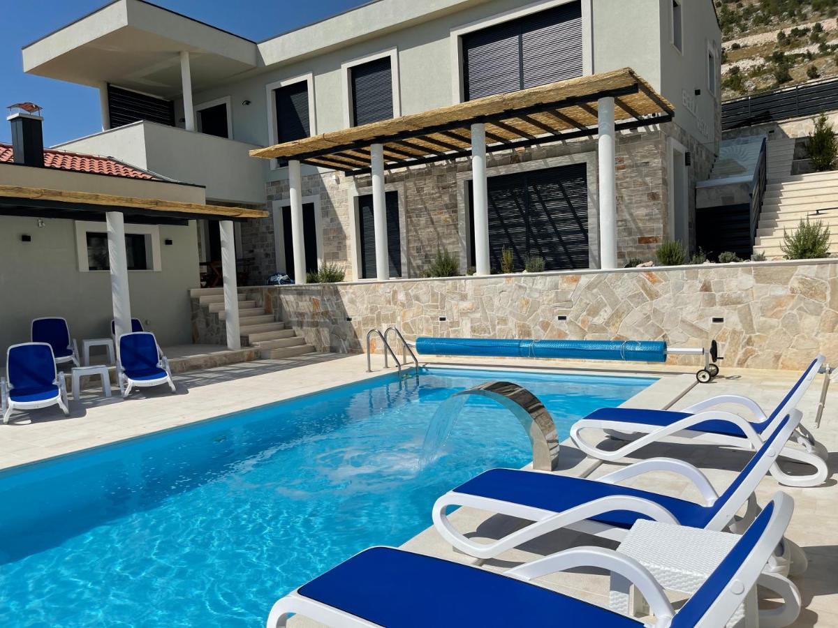 Bellavista Villa Ivanica Bagian luar foto