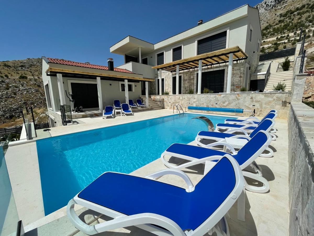 Bellavista Villa Ivanica Bagian luar foto