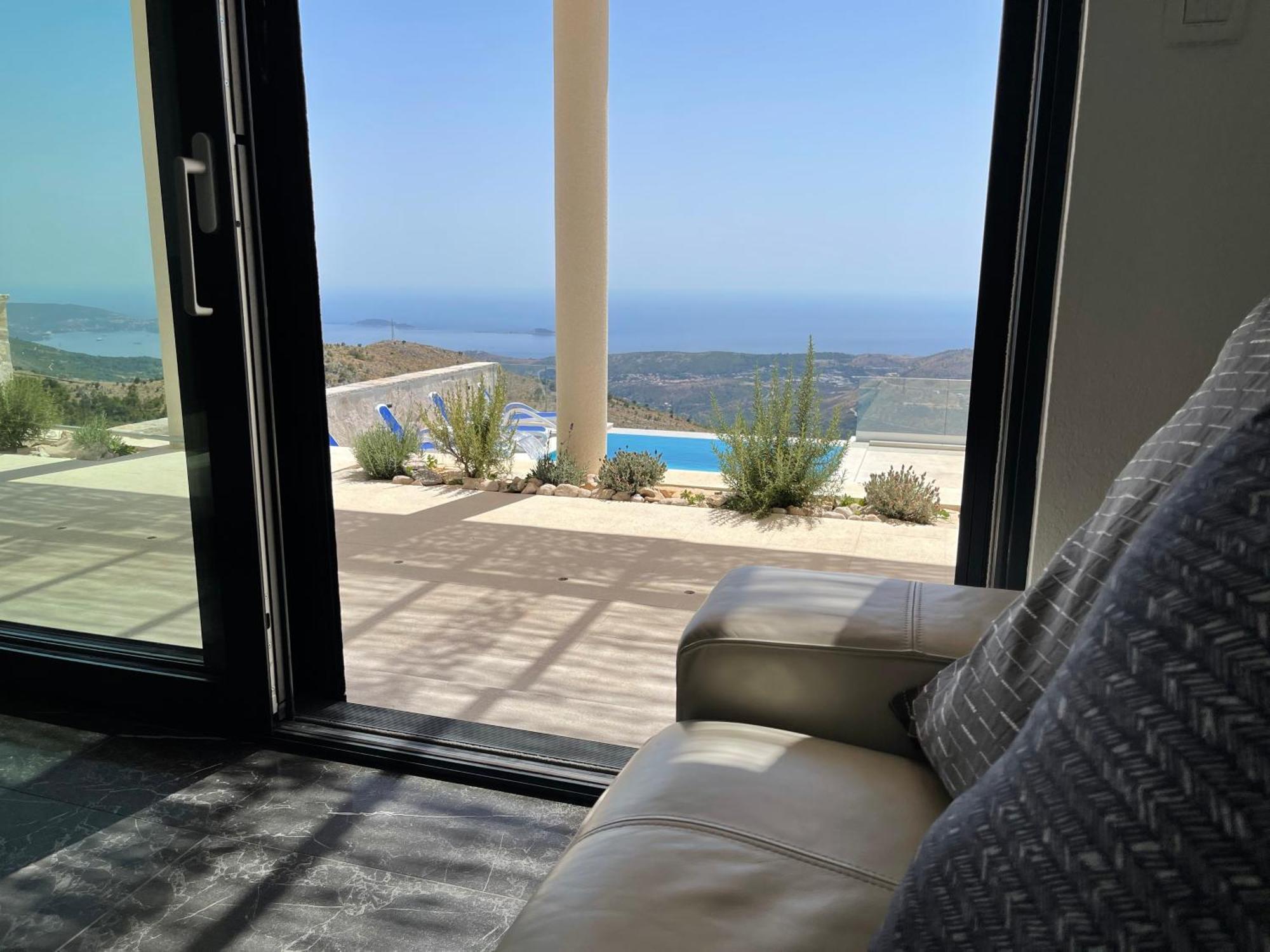 Bellavista Villa Ivanica Bagian luar foto