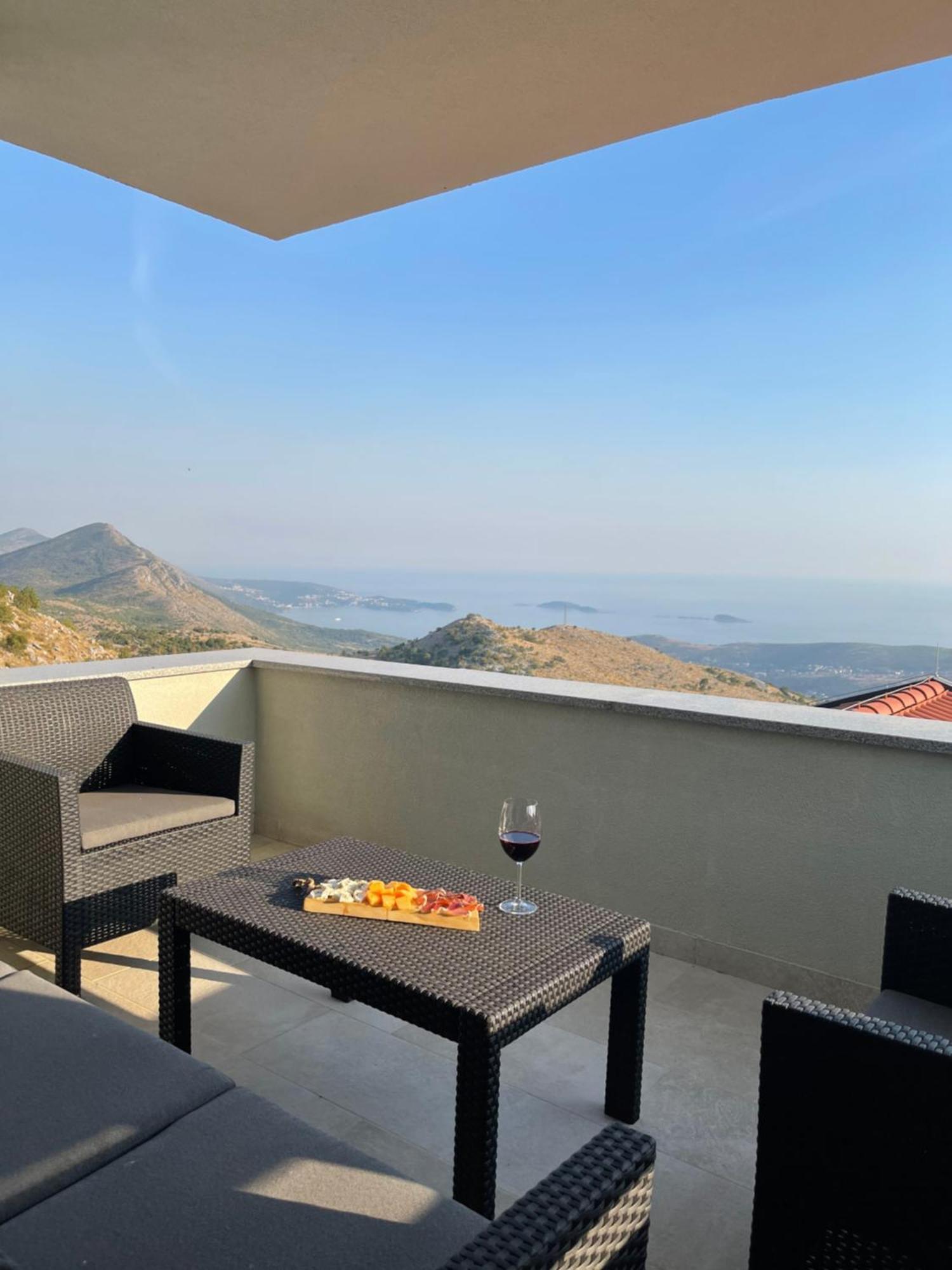Bellavista Villa Ivanica Bagian luar foto
